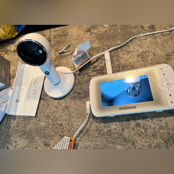 Motorola Lux64 Connect Baby Monitor - Picture 4 of 7